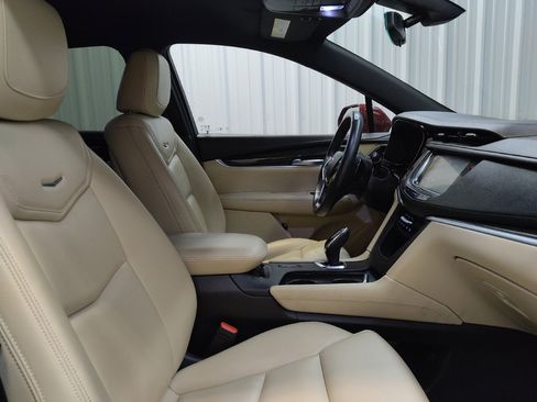 Used 2018 Cadillac XT5 FWD image 21