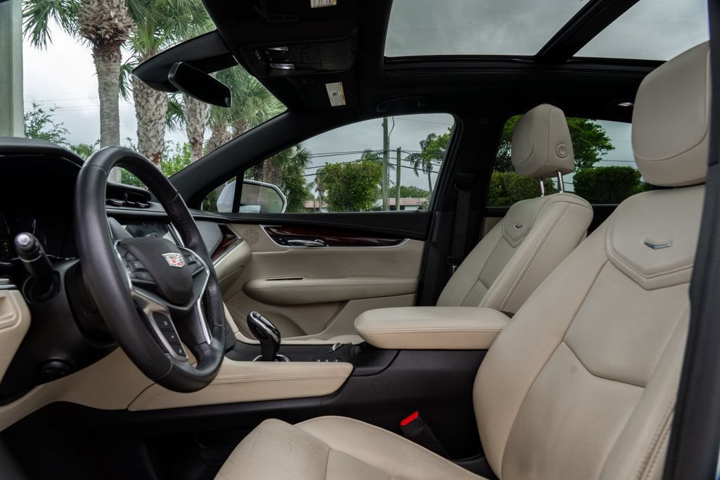 Used 2018 Cadillac XT5 Premium Luxury AWD/4WD image 14