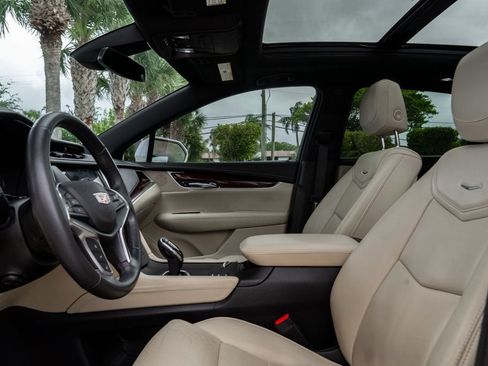 Used 2018 Cadillac XT5 Premium Luxury AWD/4WD image 14