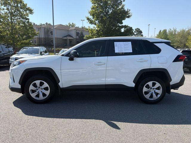 Used 2022 Toyota RAV4 LE FWD image 6