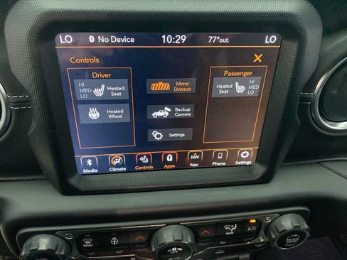 Used 2022 Jeep Wrangler Unlimited Sahara w/ Cold Weather Group AWD/4WD image 19