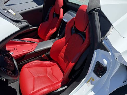 Used 2023 Chevrolet Corvette Stingray Premium Conv w/ Z51 Performance Package RWD image 7