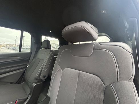 Used 2025 Jeep Grand Cherokee L Laredo w/ Luxury Tech Group I image 28