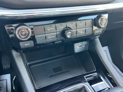 Used 2022 Jeep Compass Limited w/ (RED) Package image 36