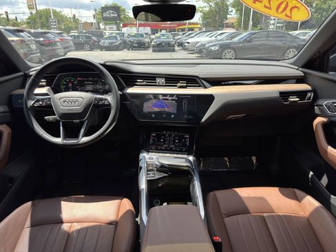Used 2024 Audi Q8 e-tron Premium AWD/4WD image 38