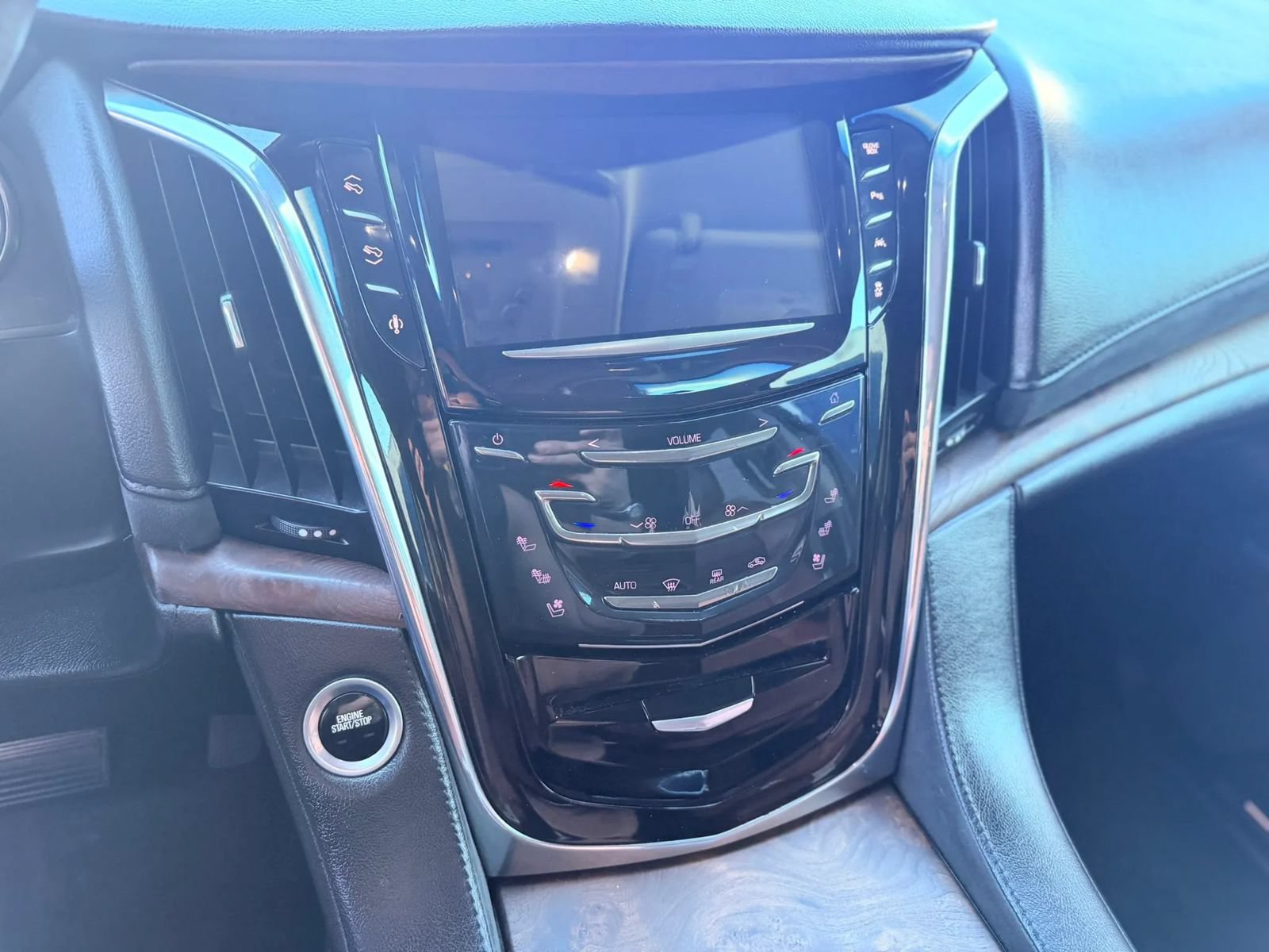 Used 2016 Cadillac Escalade ESV Luxury AWD/4WD image 11