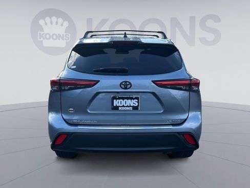 Used 2022 Toyota Highlander LE image 15