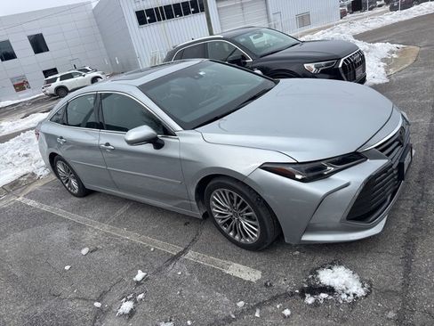 Used 2022 Toyota Avalon Limited w/ Advanced Safety Package image 17