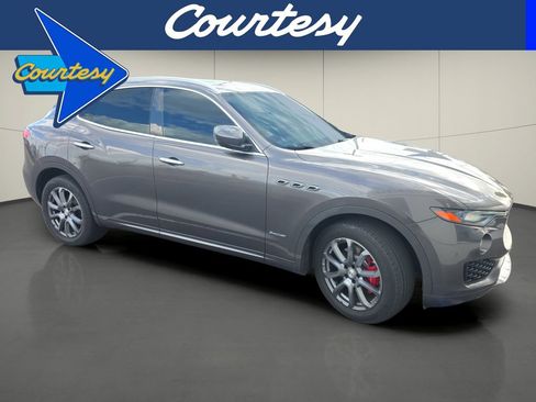 Used 2018 Maserati Levante GranLusso AWD/4WD image 1