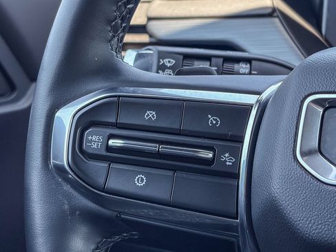 Used 2025 GMC Acadia Elevation FWD image 21