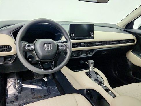 Used 2025 Honda HR-V LX image 12