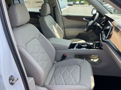 New 2026 Volkswagen Atlas SE FWD image 23