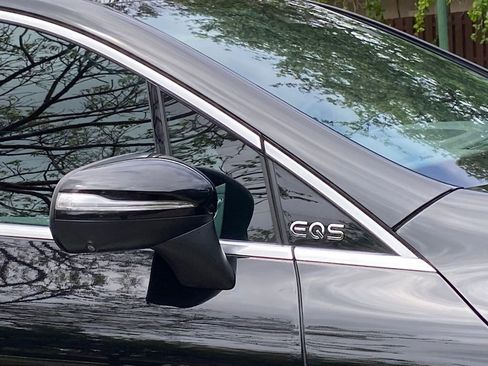 Used 2023 Mercedes-Benz EQS 450+ SUV image 11