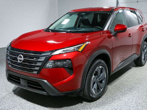 Used 2024 Nissan Rogue SV FWD image 31
