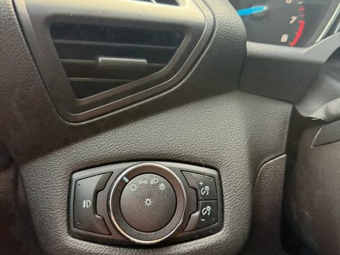 Used 2015 Ford Escape SE w/ Equipment Group 201A FWD image 19