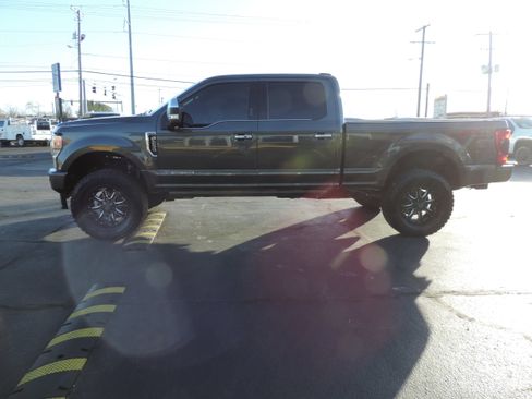 Used 2020 Ford F250 Platinum image 2