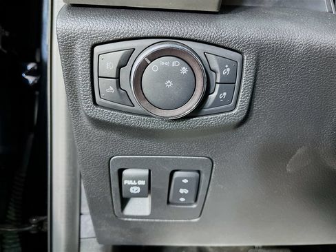 Used 2019 Ford F150 Lariat w/ Equipment Group 502A Luxury AWD/4WD image 10