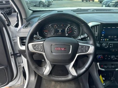 Used 2024 GMC Terrain SLT AWD/4WD image 11