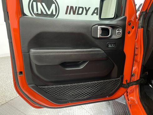 Used 2020 Jeep Wrangler Unlimited Sahara w/ Uconnect 4C Nav & Sound Group AWD/4WD image 14