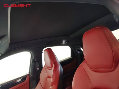 Used 2022 Porsche Cayenne S image 24