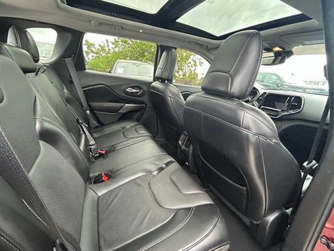 Certified 2020 Jeep Cherokee Limited AWD/4WD image 35