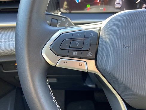 Used 2025 Volkswagen Tiguan S image 18