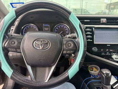Used 2020 Toyota Camry SE image 6