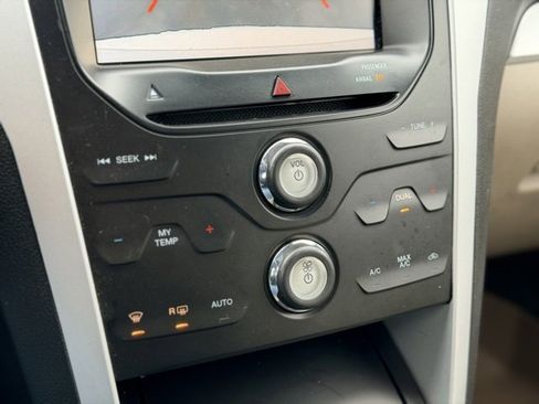 Used 2015 Ford Explorer XLT w/ Equipment Group 202A image 13