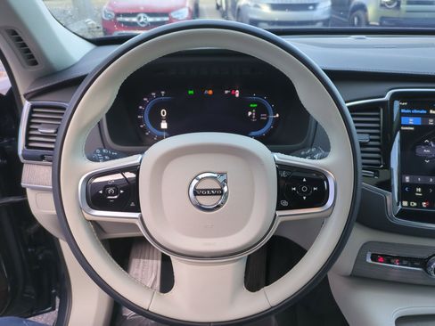 Used 2025 Volvo XC90 T8 Ultra w/ Protection Package Premier image 17