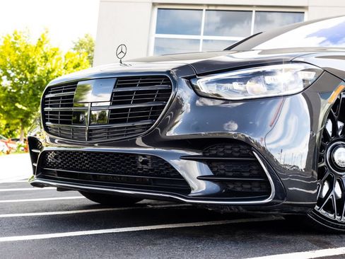 Used 2021 Mercedes-Benz S 580 4MATIC Sedan w/ AMG Line image 3