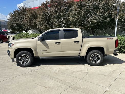 Used 2022 Chevrolet Colorado Z71 AWD/4WD image 9