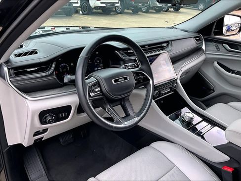 Used 2021 Jeep Grand Cherokee L Overland w/ Luxury Tech Group IV image 18