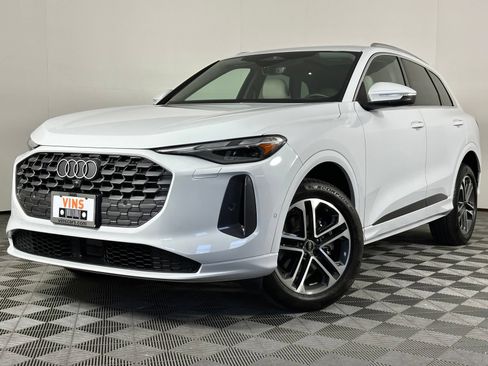 Used 2025 Audi Q5 Premium AWD/4WD image 37