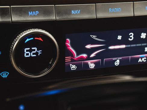 Used 2024 Genesis G80 image 21