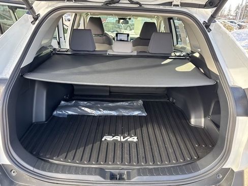 Used 2024 Toyota RAV4 XLE image 28