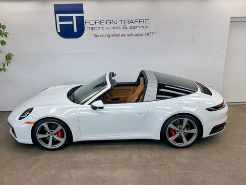 Used 2024 Porsche 911 Targa 4S w/ Premium Package image 50