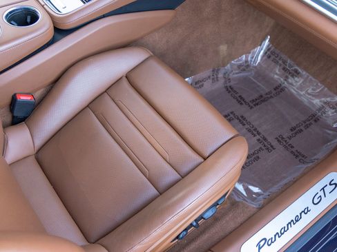 Used 2022 Porsche Panamera GTS image 58