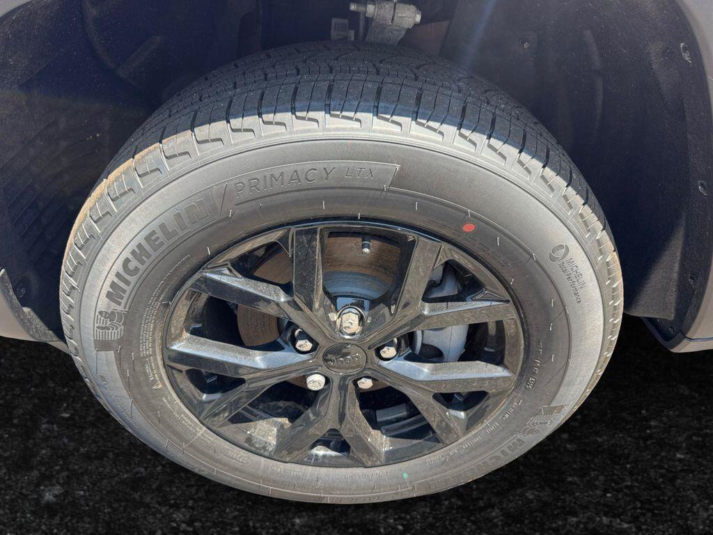New 2026 Jeep Grand Cherokee Altitude AWD/4WD image 21