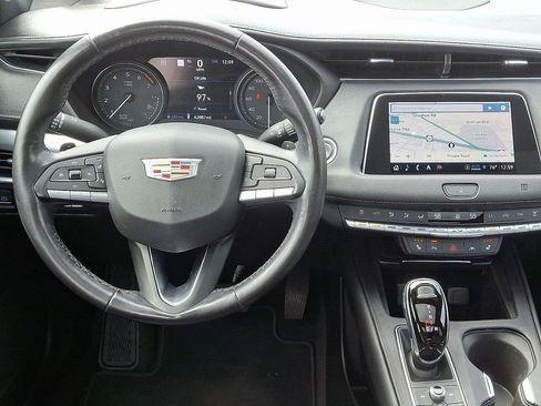 Used 2021 Cadillac XT4 Premium Luxury w/ Technology Package image 12