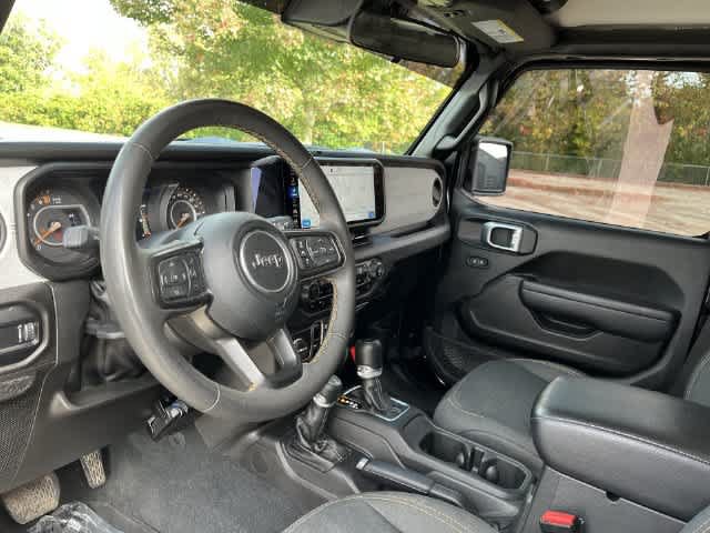 Used 2024 Jeep Gladiator Sport AWD/4WD image 12