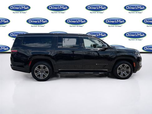 Used 2024 Jeep Wagoneer L Series II RWD image 8