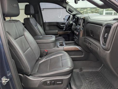 Used 2019 Chevrolet Silverado 1500 High Country w/ Technology Package image 12