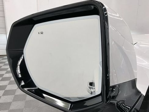 Used 2025 GMC Yukon Denali Ultimate AWD/4WD image 42