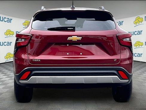 Used 2025 Chevrolet Trax LT w/ Driver Confidence Package FWD image 5