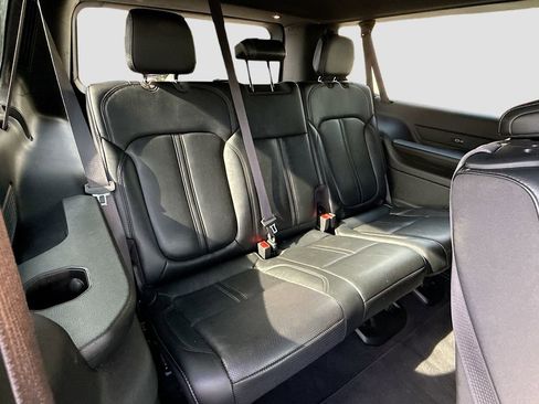 Used 2024 Jeep Wagoneer L Series III w/ Flexible Seating Group image 29