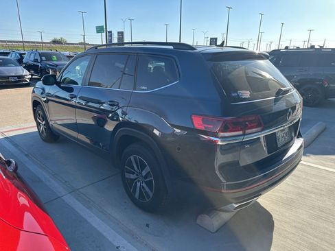 Used 2022 Volkswagen Atlas SE image 3