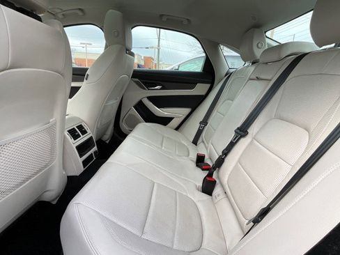 Used 2021 Jaguar XF R-Dynamic SE image 31