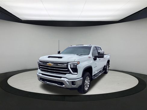 Used 2026 Chevrolet Silverado 2500 LTZ w/ LTZ Premium Package AWD/4WD image 4