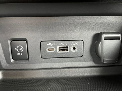 New 2025 Nissan Sentra SR image 25