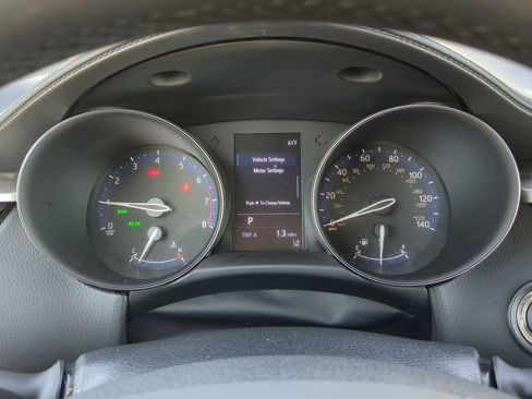 Used 2019 Toyota C-HR XLE image 33